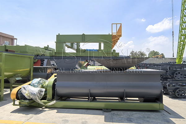 Horizontal fertlizer mixing machine