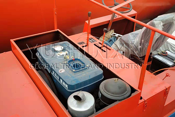 Hydraulic pumps in compost turning equipment